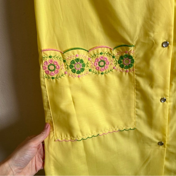 Vintage Yellow Housedress - Picture 4 of 7